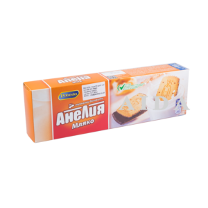 Anelia Buscuit with Milk